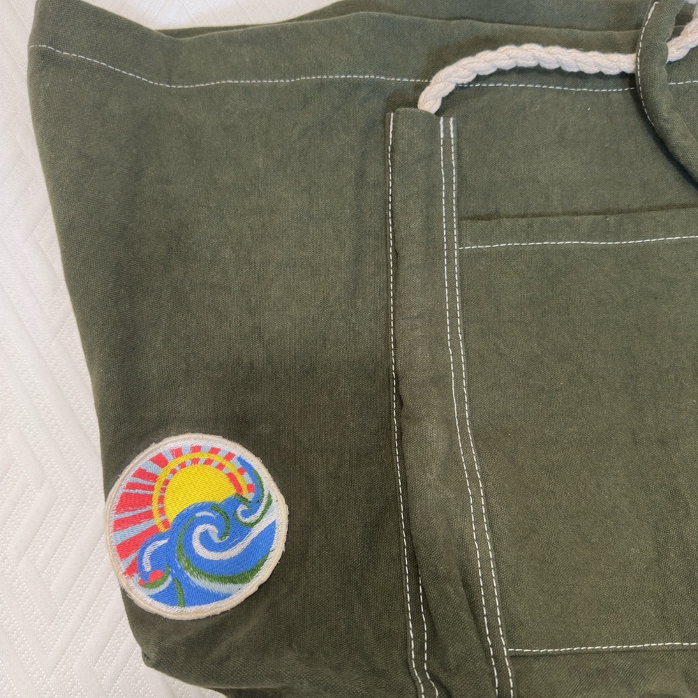 Free People Sea Serpent Weekender Tote Bag Olive Green Canvas NWT $128 - Picture 12 of 14